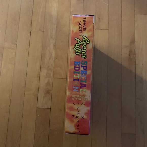 Travis Scott Reese’s Puffs - Picture 3 of 4